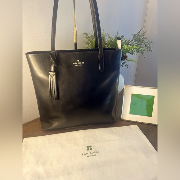 Kate Spade Jana Tote (NWT) - Picture 1 of 10
